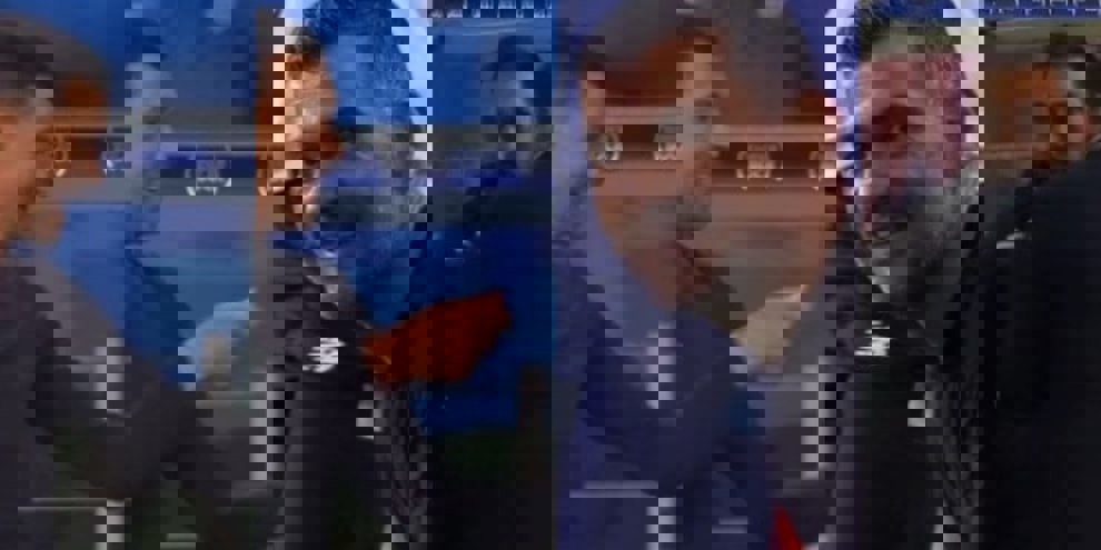 1902339