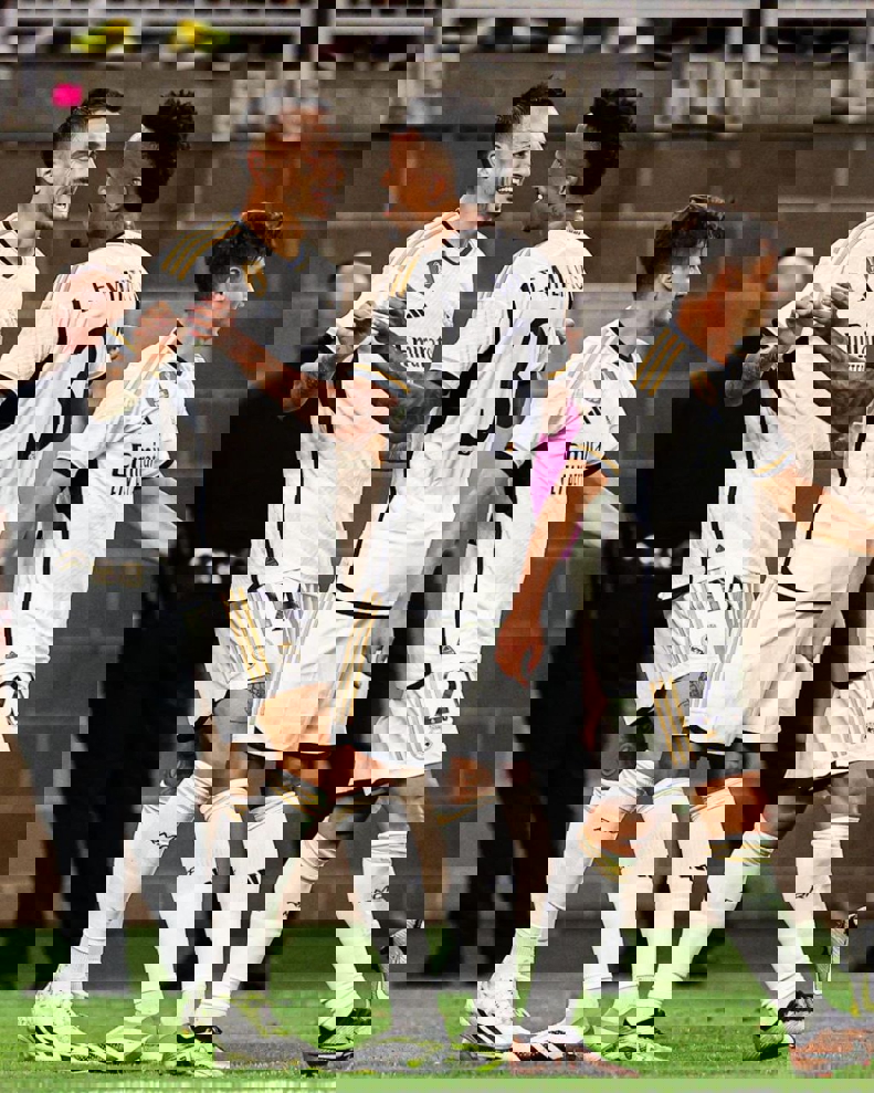 1902324