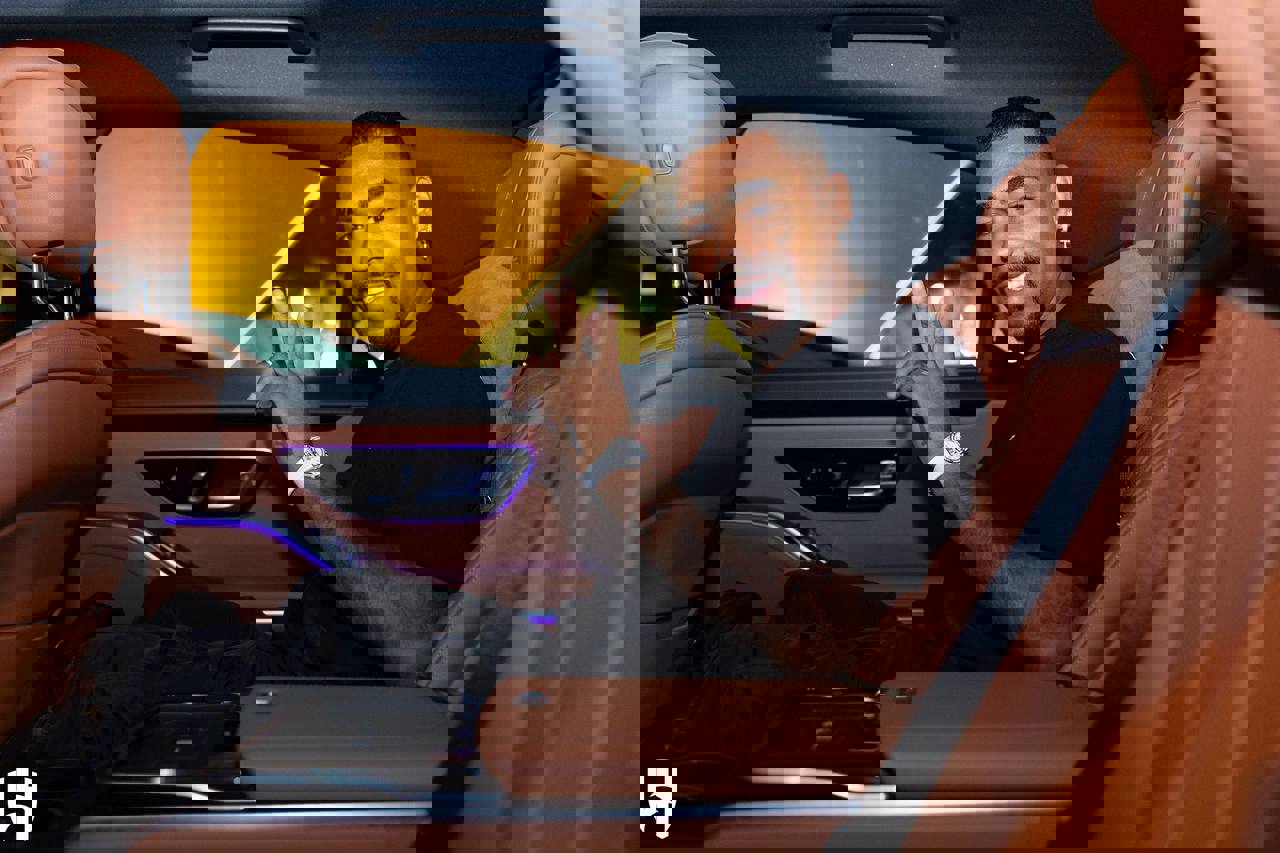 1902303