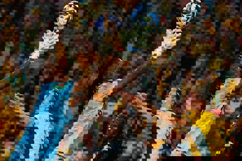 1902415