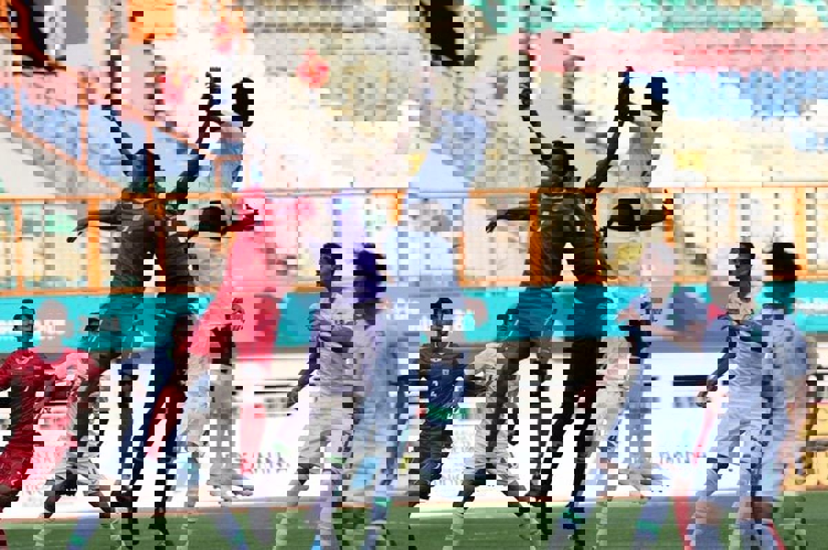 1902352