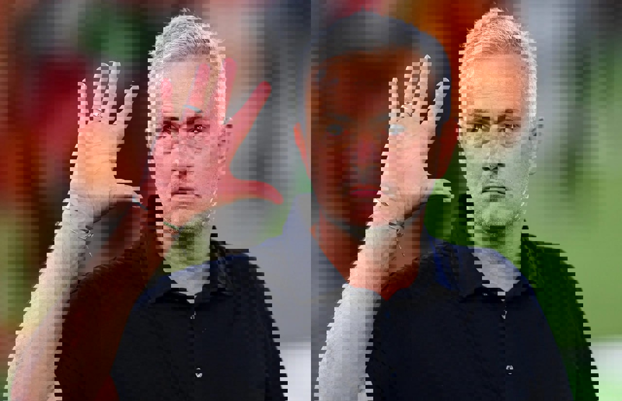 1902484