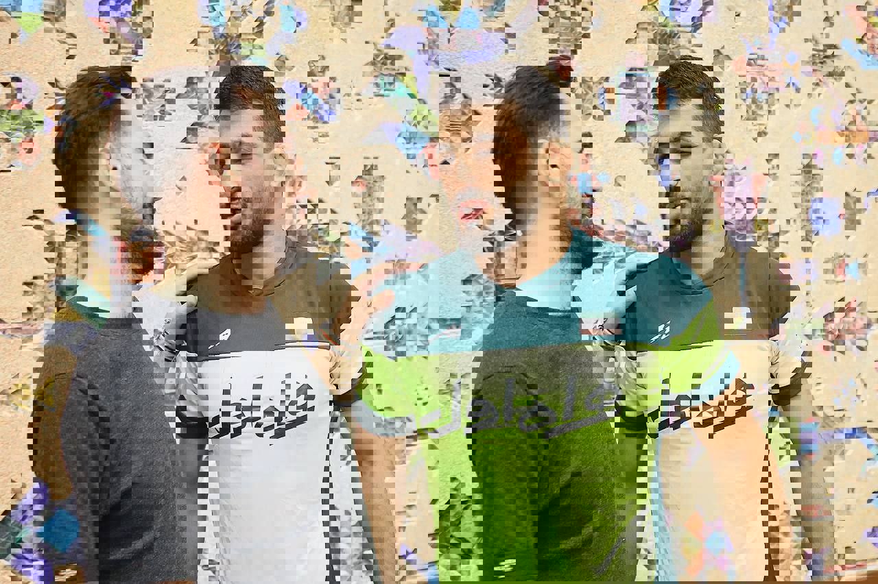 1902513