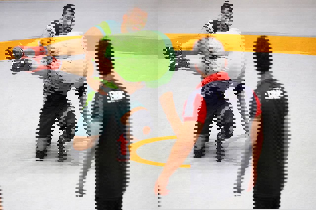 1902515