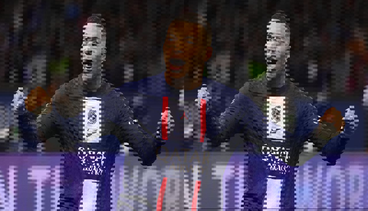 1902526