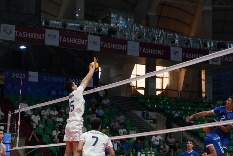 قهرمانی آسیا: صعود مقتدرانه والیبال ایران به نیمه‌نهایی