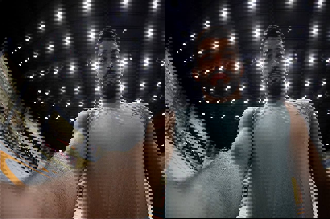 1902518