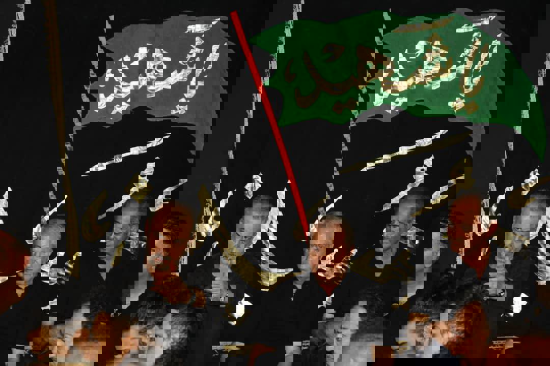 1902683