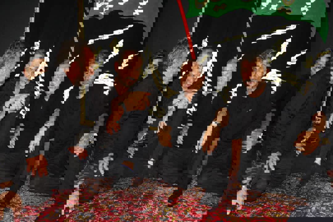 1902684