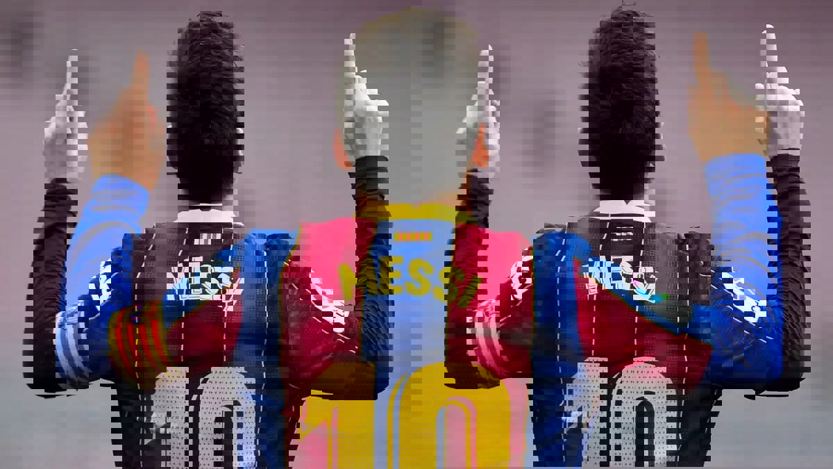 1902628