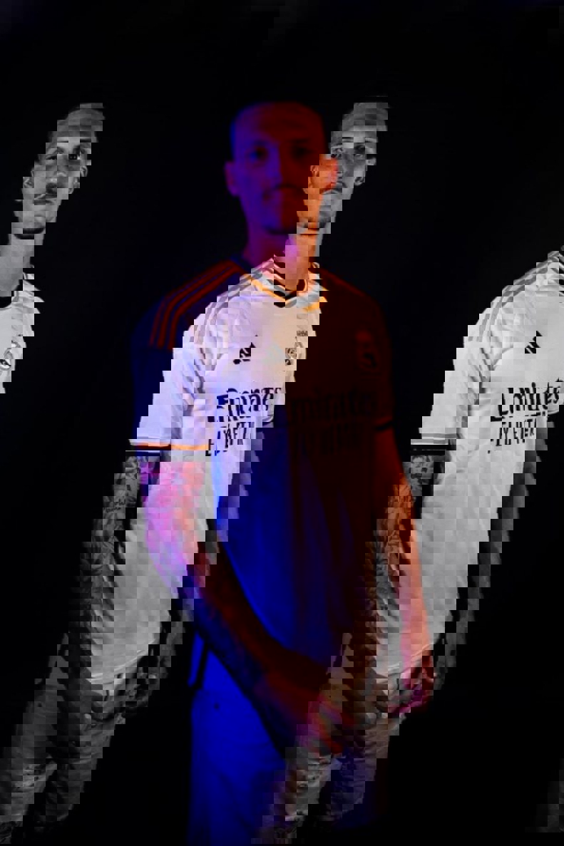 1902645