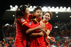 جام جهانی زنان: چین 10 نفره برد