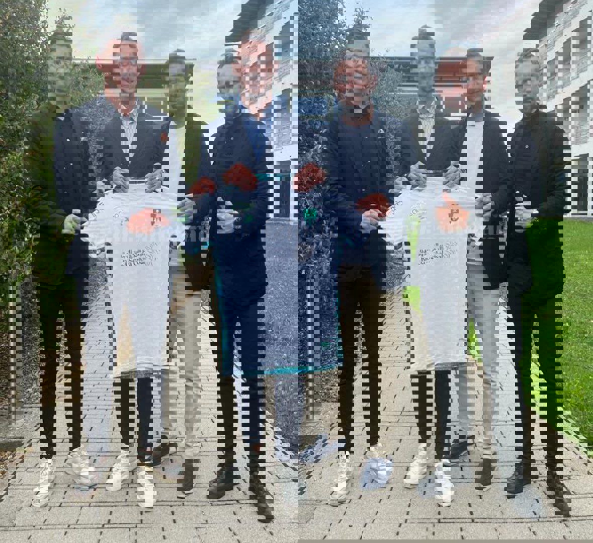 1902712