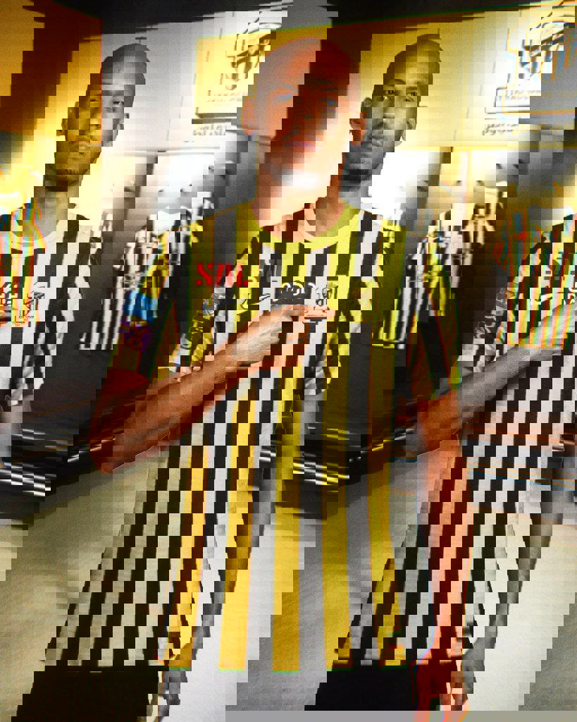 1902746