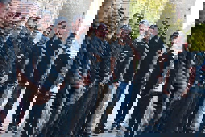 1902762
