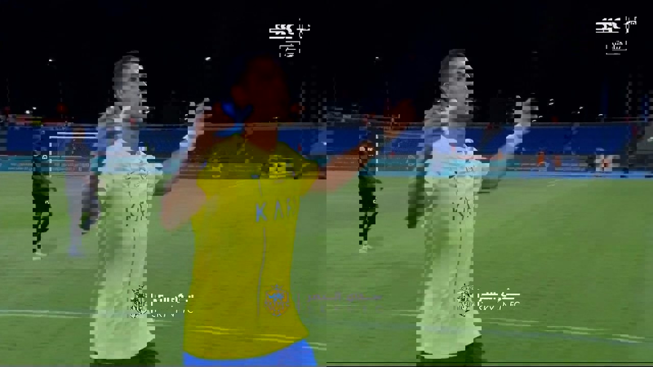 1902793