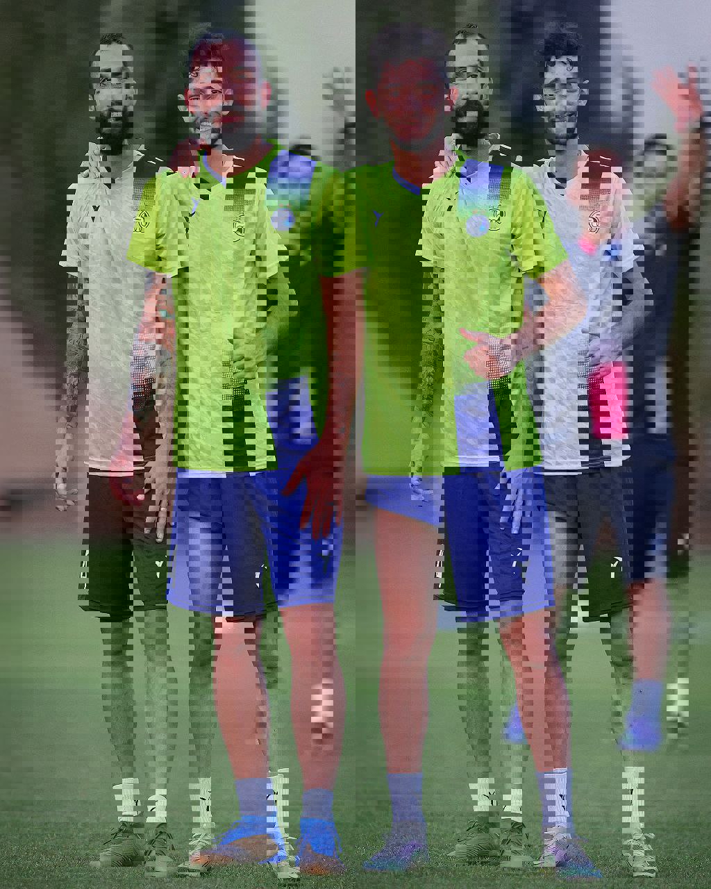 1902819