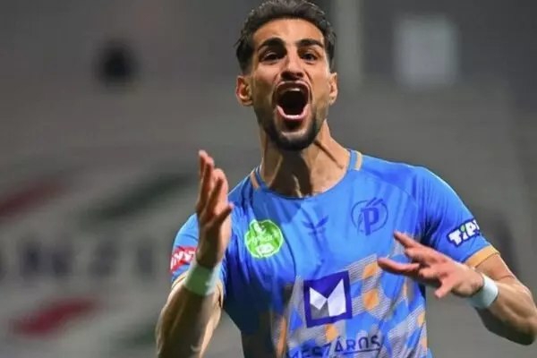 رونمایی پرسپولیس از بمب افکن جدید