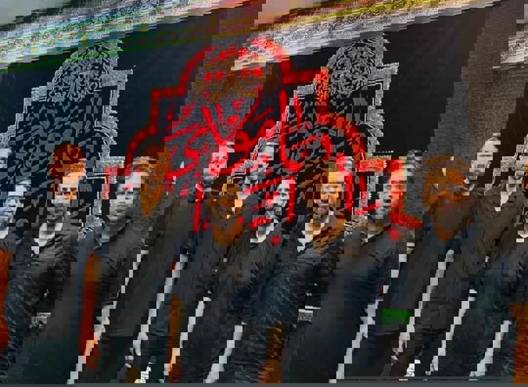 1902873