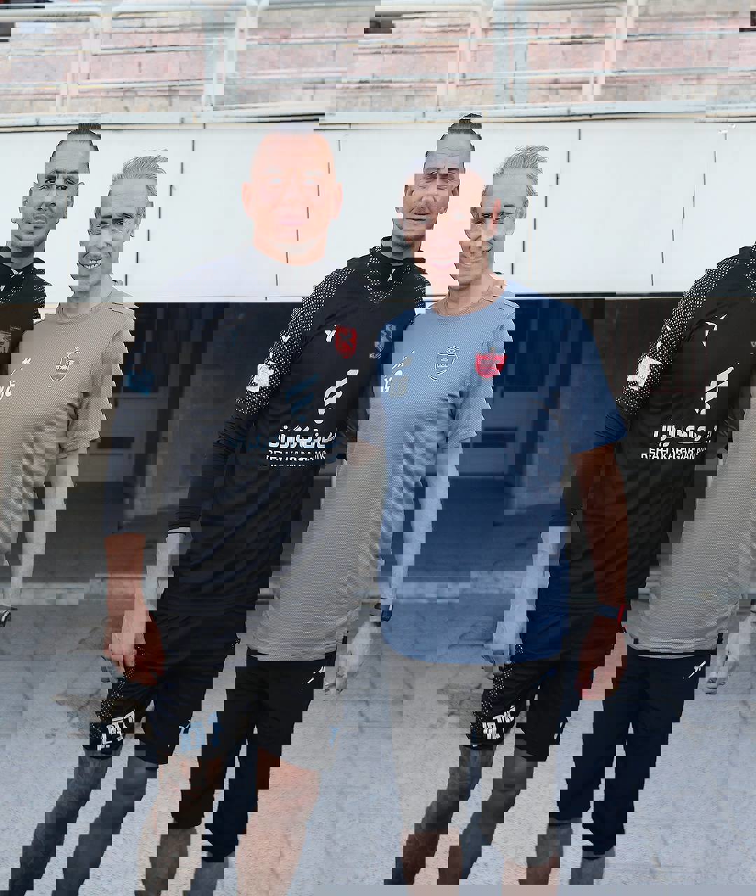 1903056
