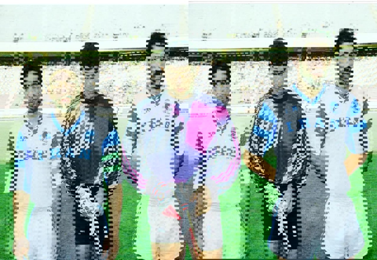 1903053