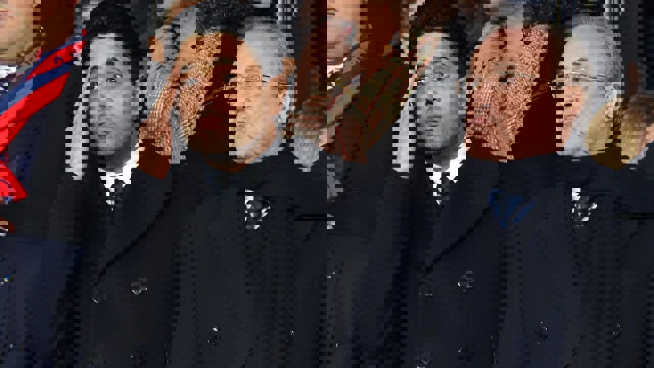 1903072