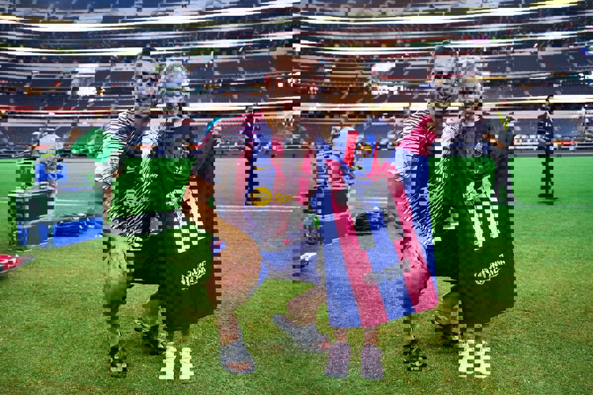 1903510