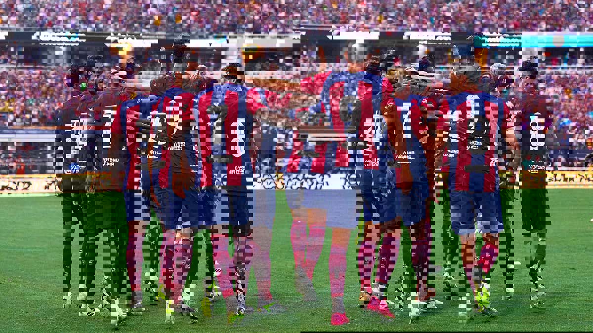 1903508