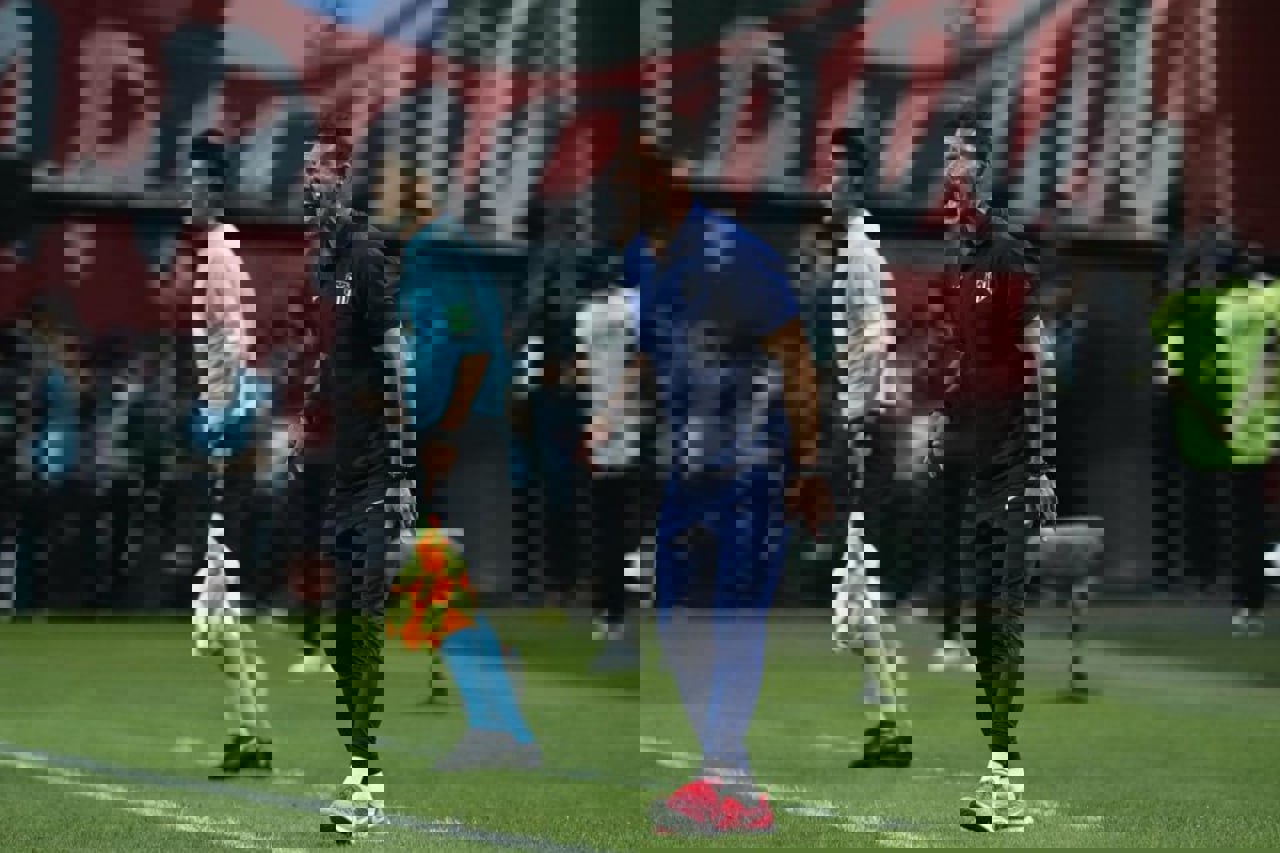 1903436