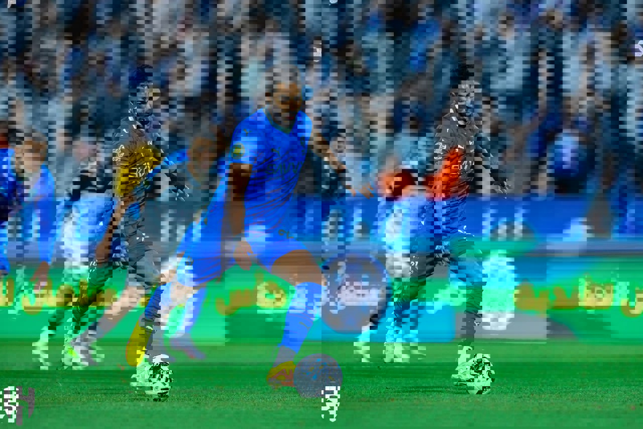 1903485