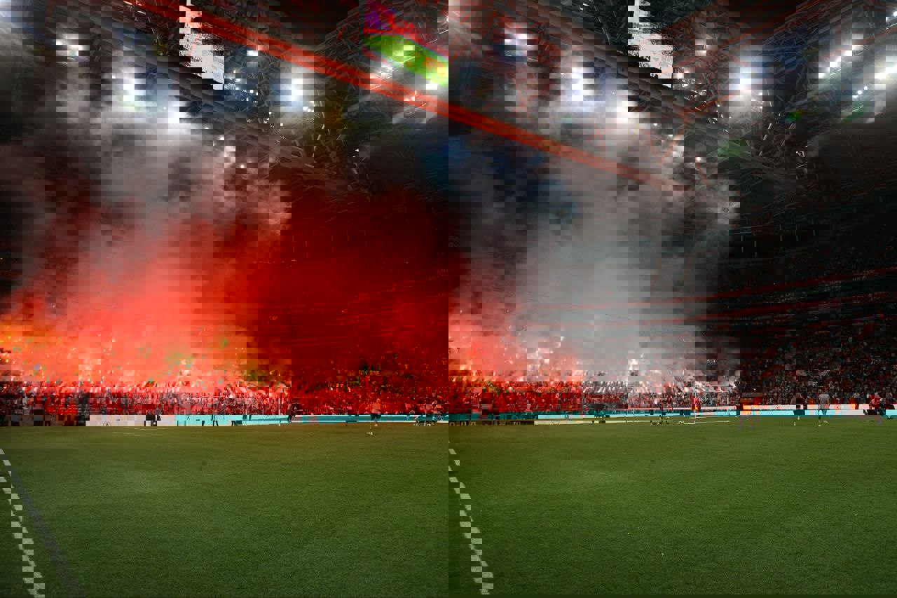 1903533