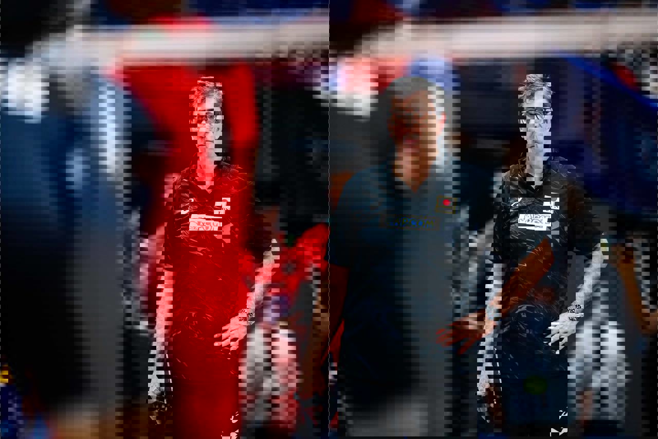 1903572