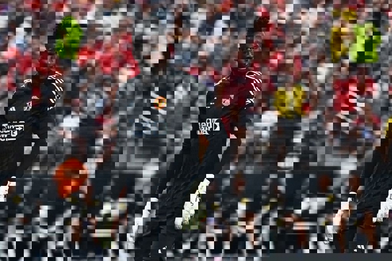 1903583
