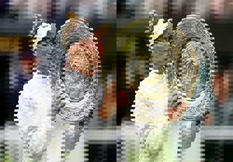 1903613