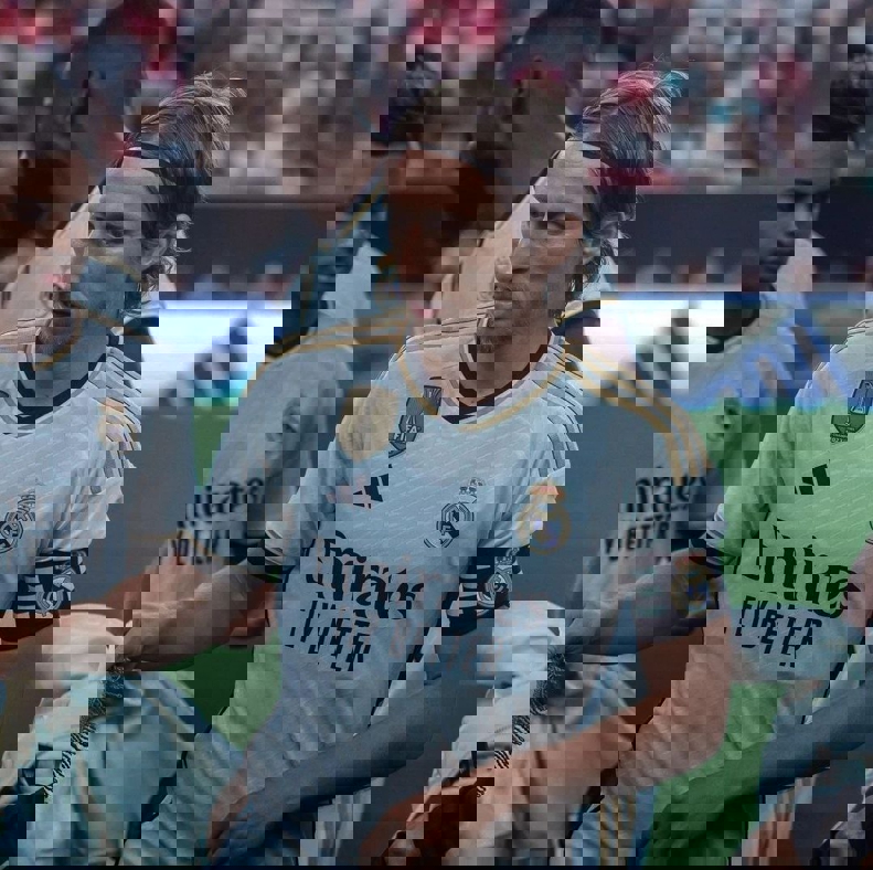 1903563