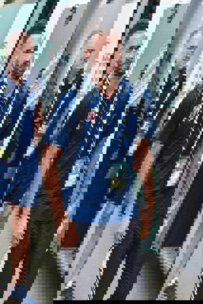 1903723