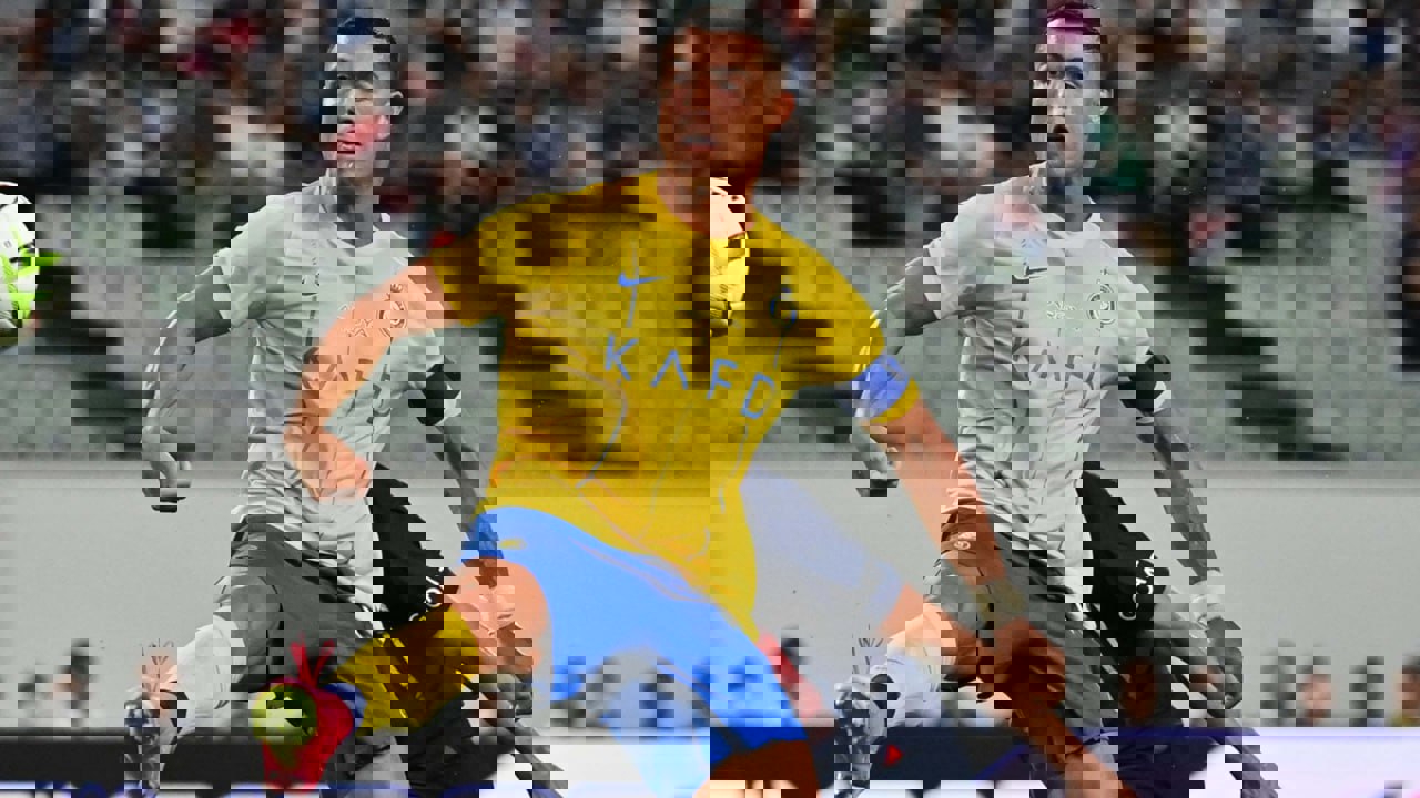 1903782