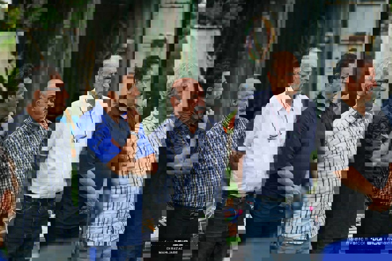 1904268