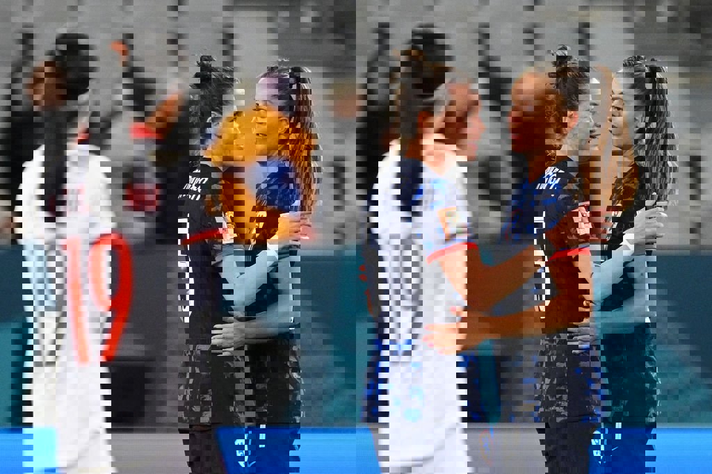 1903992