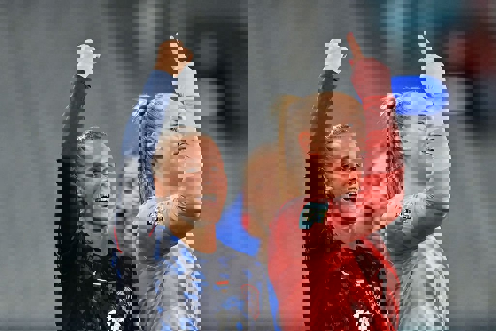 1903991
