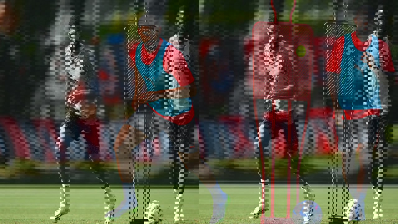 1903984
