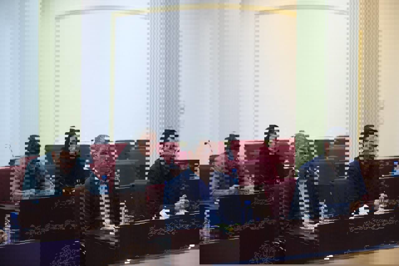 1904052