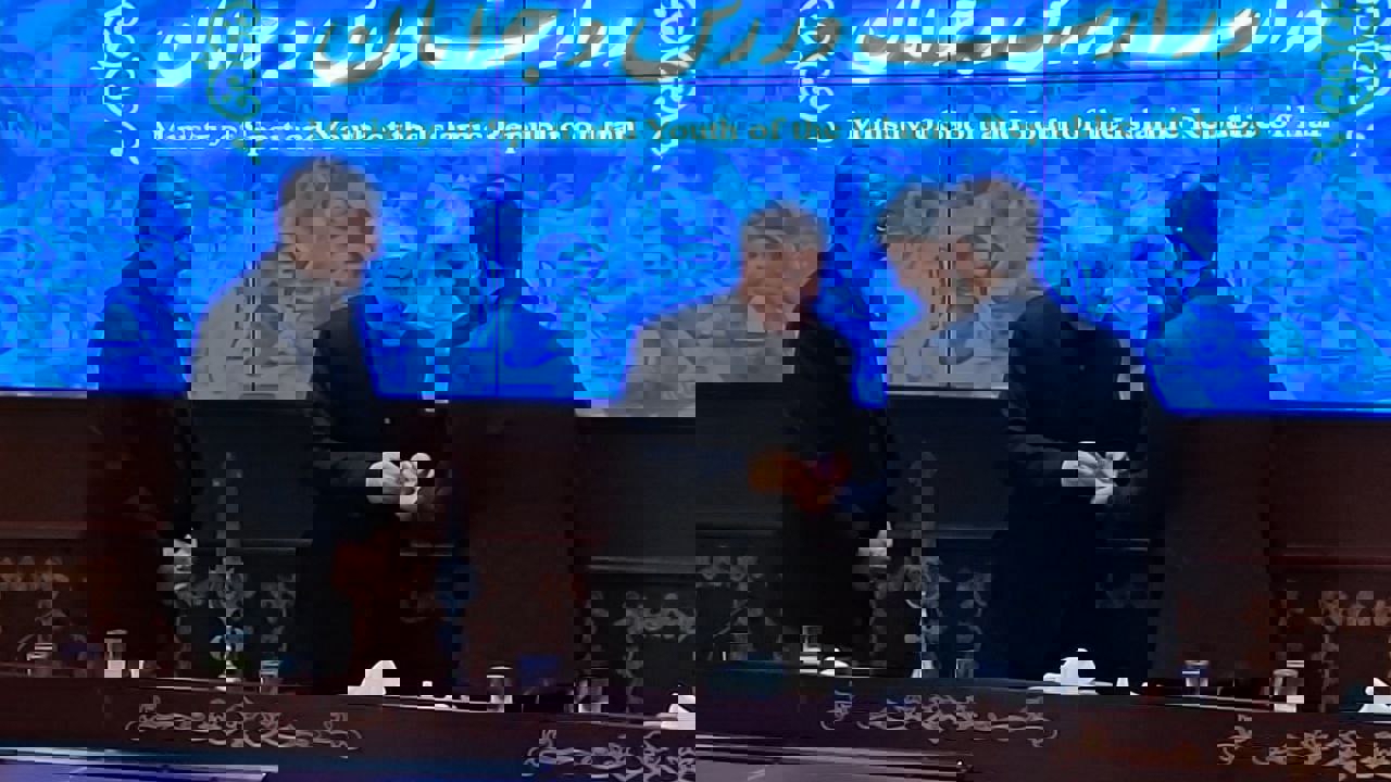 1904095
