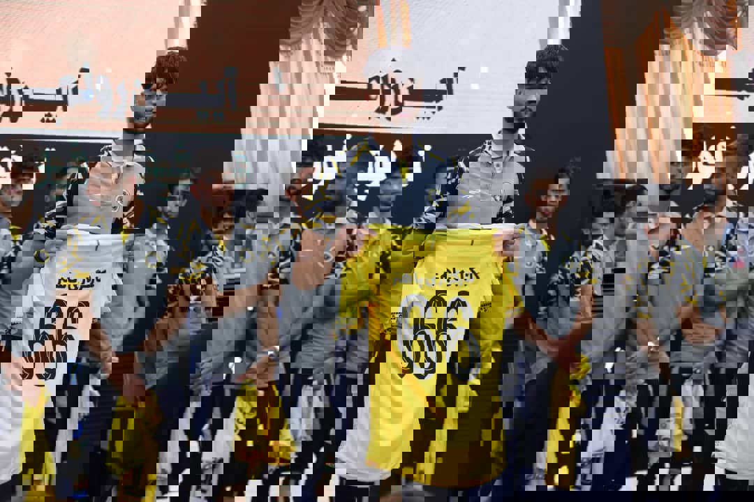 1904073