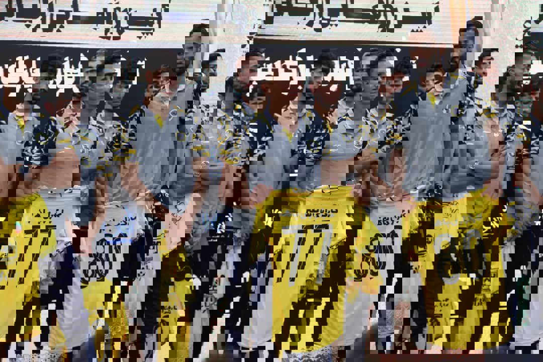 1904075