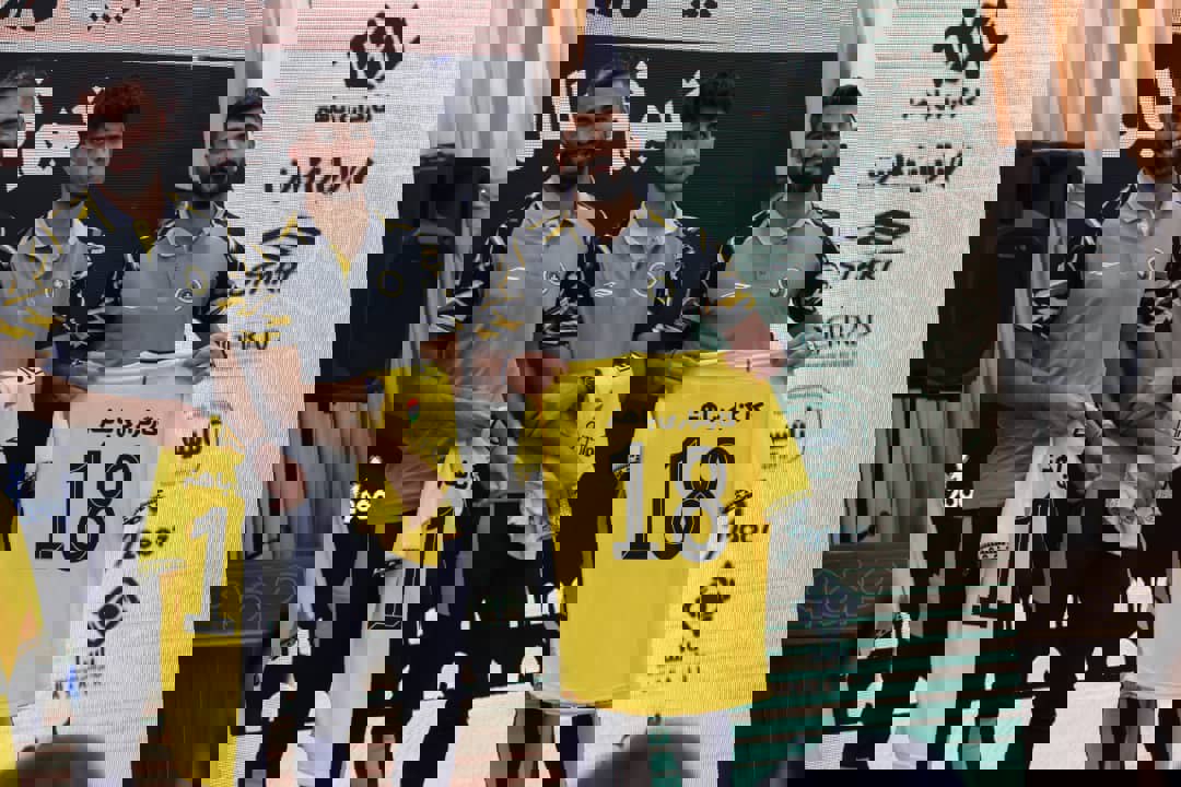 1904067