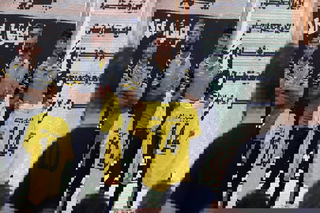 1904065