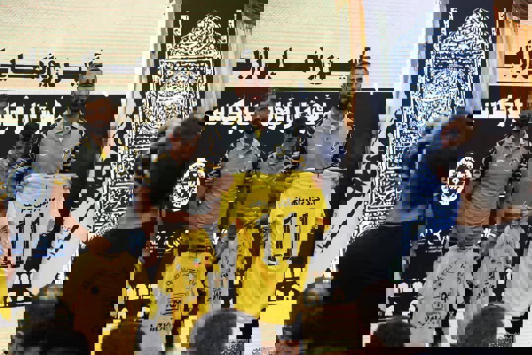 1904064