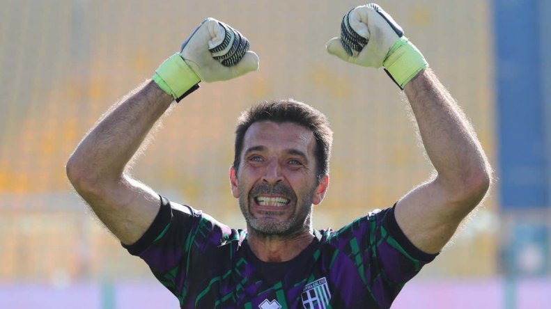 خداحافظی دروازه‌بان افسانه‌ای ایتالیا از دنیای فوتبال