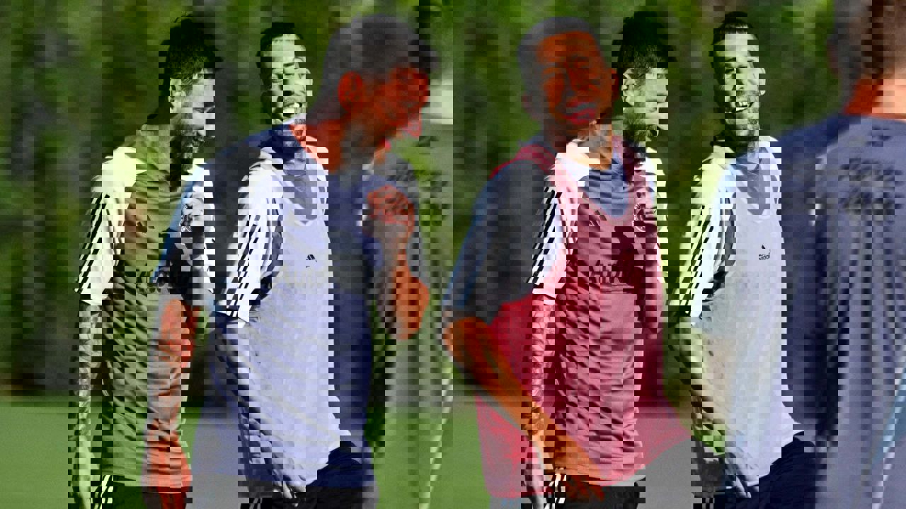 1904321